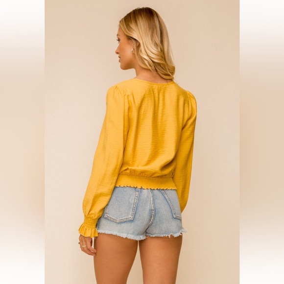 Promo Style Smocked Hem Detail Blouse||Mustard - Picture 8 of 8